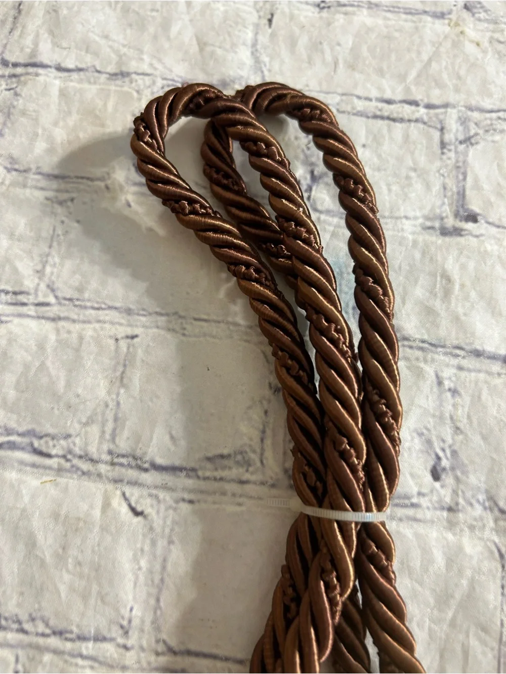 TRIMLAND CAVALIER TASSEL TIE BACK COPPER GOLD BROWN BRAIDED CORD (1) ELEGANT